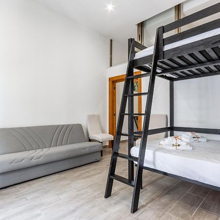 San Nicola Apartments By Rentbeat Бари Экстерьер фото